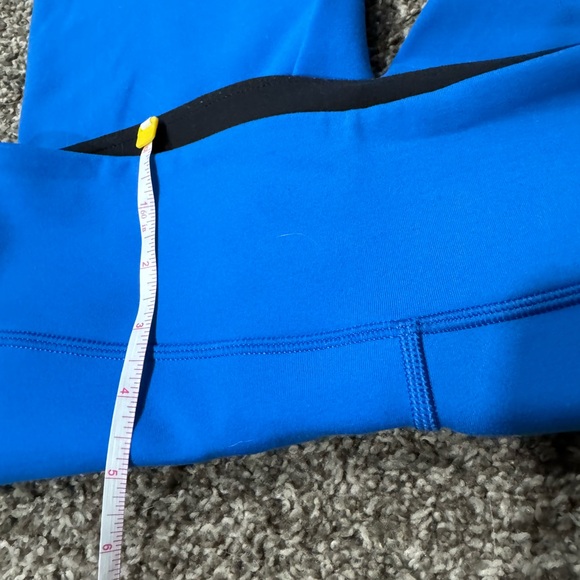 Lululemon cropped yoga pants, size 6 - Picture 5 of 13